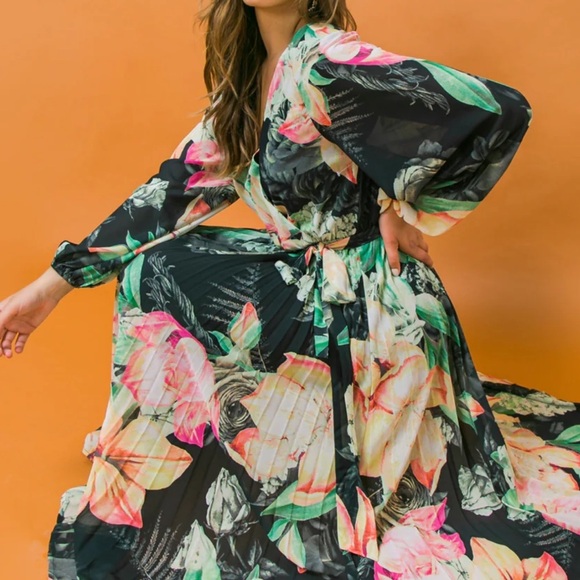 Flying Tomato Heavenly Hues Woven Pleated Midi Dress NEW - Picture 5 of 5